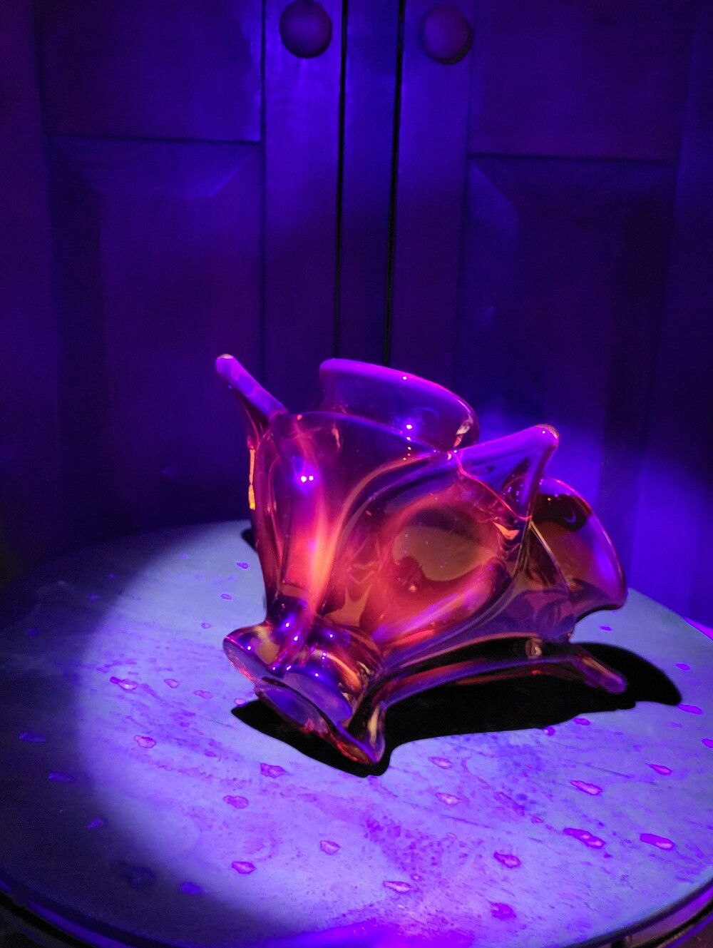 Hand-Blown Pink Glass Centerpiece Bowl - Picture 10 of 14